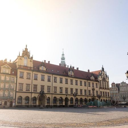 Rynek 20/21 -Cosy New Apartment On The Market Square - 4 Bedrooms - 8 People Wroclaw Luaran gambar