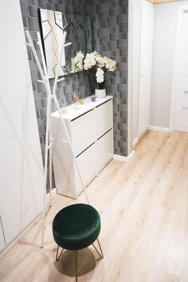 Rynek 20/21 -Cosy New Apartment On The Market Square - 4 Bedrooms - 8 People Wroclaw Luaran gambar
