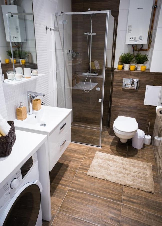 Rynek 20/21 -Cosy New Apartment On The Market Square - 4 Bedrooms - 8 People Wroclaw Luaran gambar